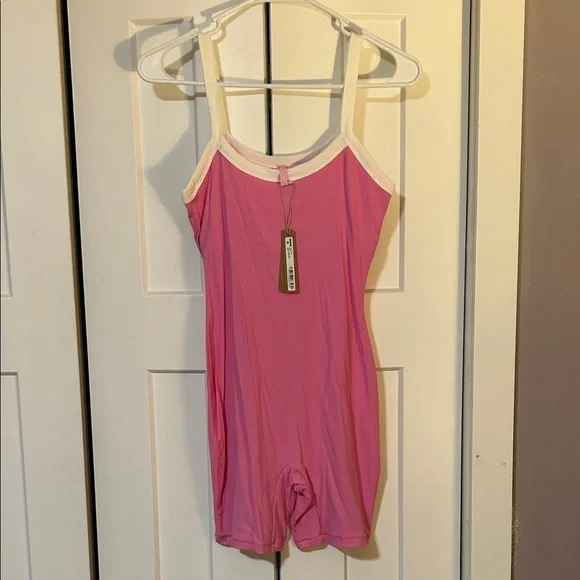 SKIMS NWT Soft Scoop Ringer Lounge Onesie size small pink - Picture 3 of 7